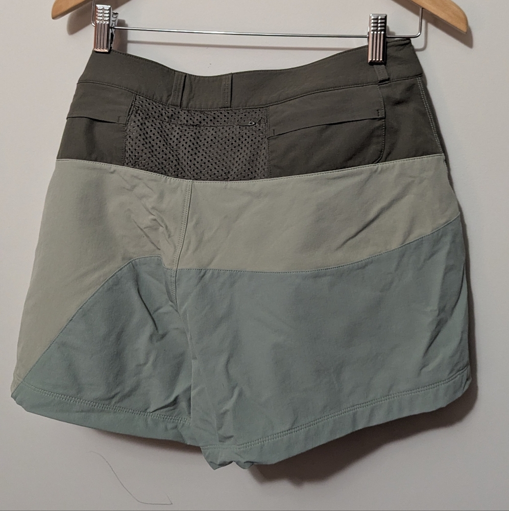Stylish Women's Multi-Tone Shorts - Picture 2 of 4